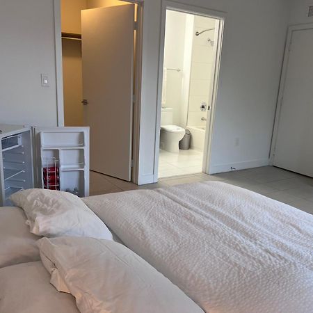 Master Bed Room In Calle Ocho Miami Eksteriør billede