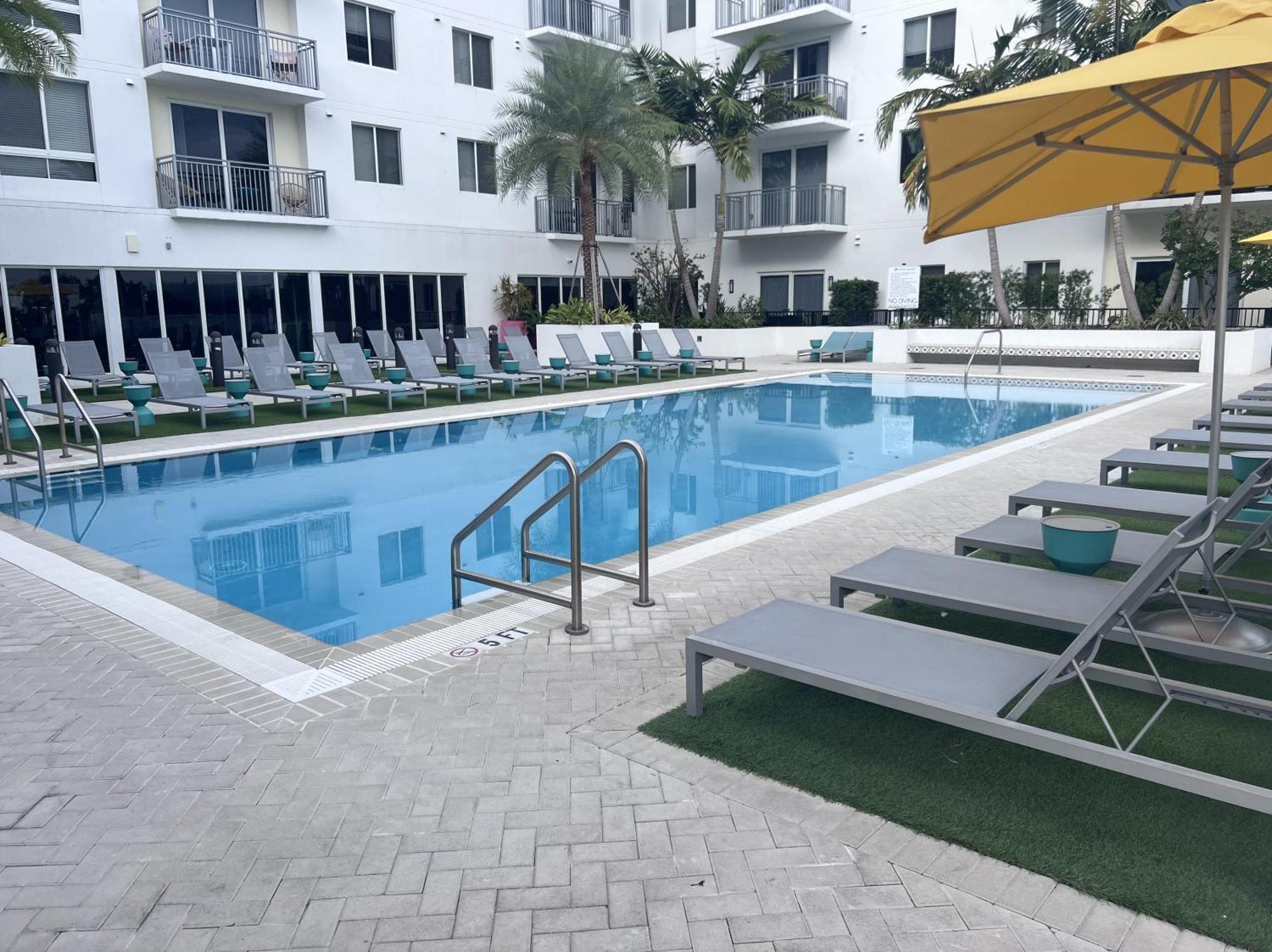 Master Bed Room In Calle Ocho Miami Eksteriør billede